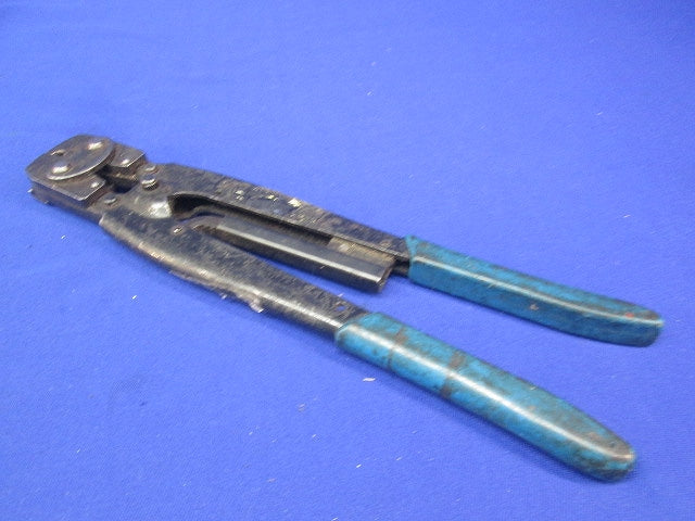 絶縁被覆付端子用圧着工具 型番不明