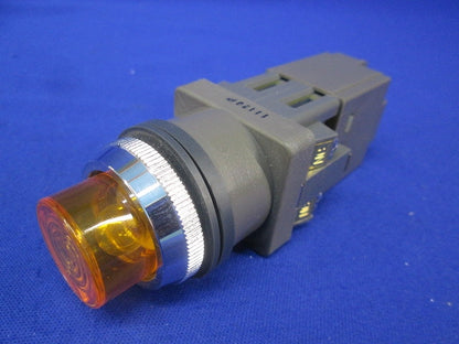 φ30照光押ボタンスイッチ(橙) 型番不明