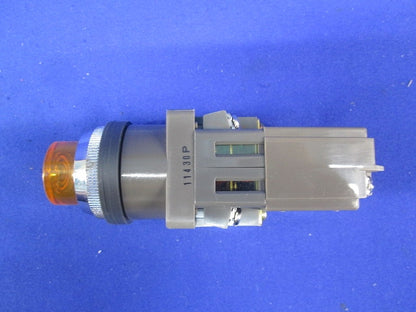 φ30照光押ボタンスイッチ(橙) 型番不明