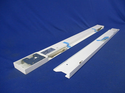 LEDスリムライン照明(温白色)(電源投入タイプ)(キズ・汚れ有) LGB50817LE1