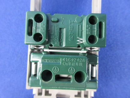 埋込スイッチスペースコンセント(ホワイト) WTF10315