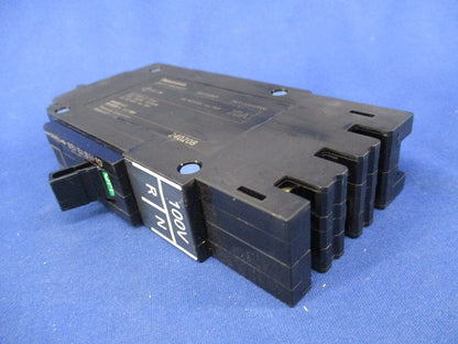 カンタッチブレーカー 2P1E20A(キズ・汚れ有) BKF2201PRN