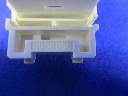 ＬＡＮ用モジュラーコンセントCAT5(4個入)(ニューホワイト) NDG8058