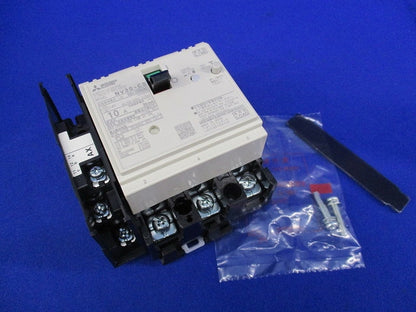 漏電遮断器3P10A NV30-CS