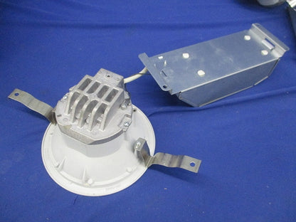 LEDダウンライトφ125(電球色)(3個入)(キズ・汚れ有) AD49592L