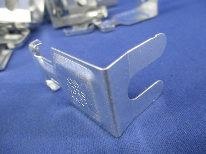 二重天井用金具 クリップ(70個入) AKC1