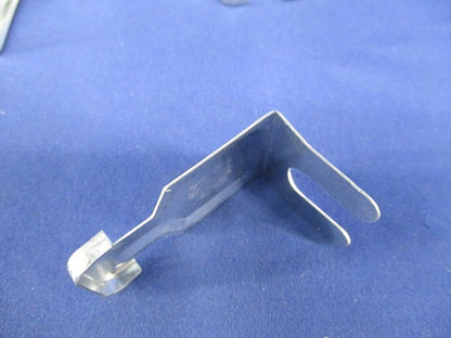二重天井用金具 クリップ(70個入) AKC1