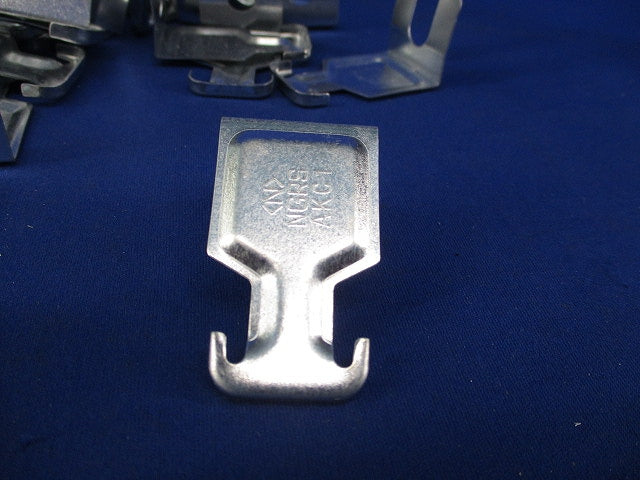 二重天井用金具 クリップ(70個入) AKC1