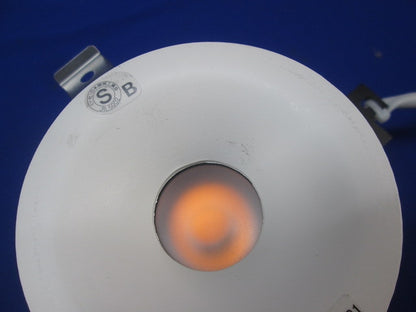 LEDダウンライトφ75(電球色)(キズ・汚れ有) LGB77232LB1