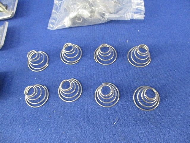 カバー止め金具(ステンレス)(8個入) S-CVCD1