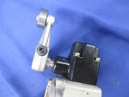 リミットスイッチ(回転レバー形) WLCA32-42