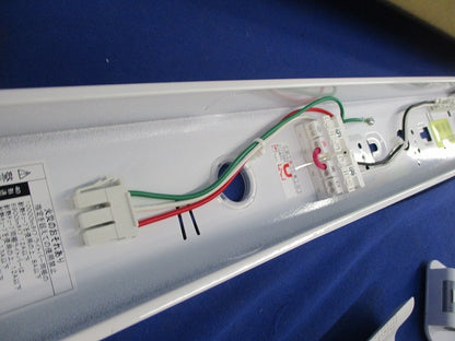 LEDベースライト 非常用照明器具(本体のみ)(22年製)(撮影のため開封) NNLG41109