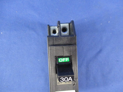 サーキットブレーカ2P2E30A(ビス3個不足) NX52A