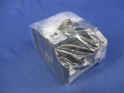 配線用遮断器3P3E30A(ビス3個不足)(キズ・汚れ有) B-53KC