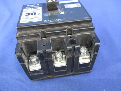 配線用遮断器3P3E30A(ビス3個不足)(キズ・汚れ有) B-53KC