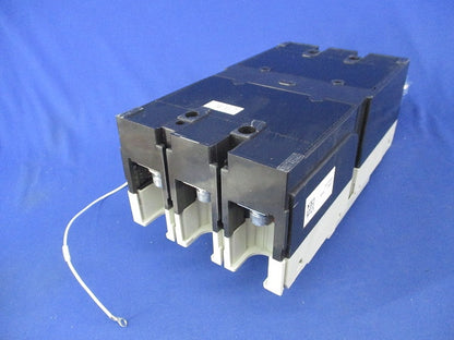 ノーヒューズブレーカ 3P3E300A(未使用・取り外し品)(テプラ痕有) NEB403-300TA