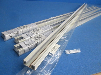 スライドコンセント(4本入)(ビス2個不足)(白) AEE0211E