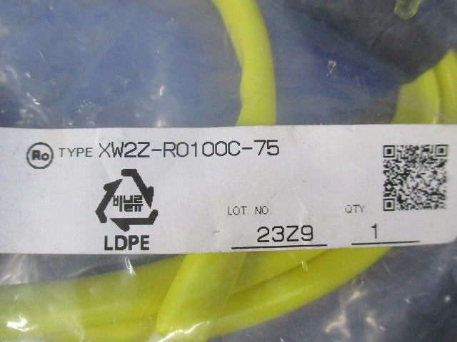 I/Oリレーターミナル用コネクタ付ケーブル(新品未開封) XW2Z-RO100C-75