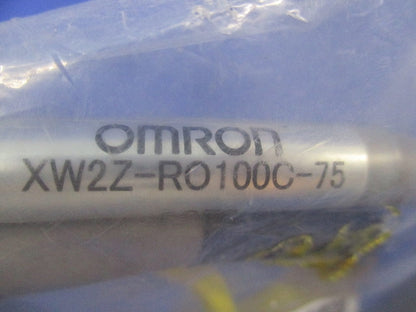 I/Oリレーターミナル用コネクタ付ケーブル(新品未開封) XW2Z-RO100C-75