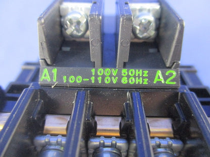 電磁開閉器100V(キズ・汚れ有) SW-05/2E+TK-0N