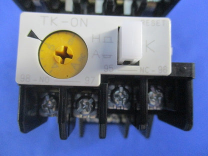 電磁開閉器100V(キズ・汚れ有) SW-05/2E+TK-0N