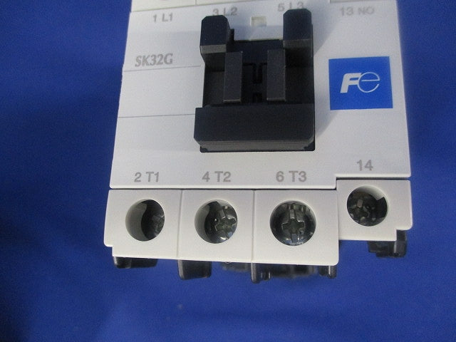 マグネットスイッチ 電磁接触器 直流操作形DC24V 補助接点1a SK32G-E10