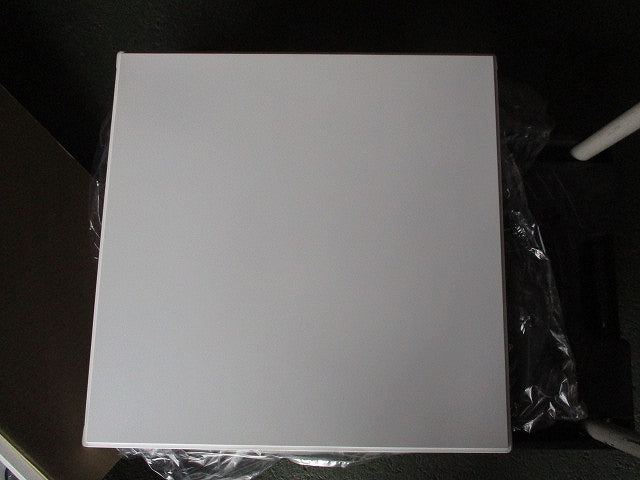 LEDベースライト スクエアタイプ(温白色)(ヒビ・キズ有) FYY26409LA9-RYS