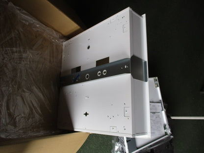 LEDベースライト スクエアタイプ(温白色)(ヒビ・キズ有) FYY26409LA9-RYS