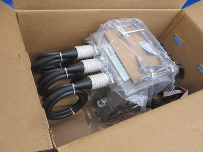 高圧交流気中負荷開閉器 VT・避雷器内蔵形方向性過電流ロック形(撮影のため開梱) KLT-PA-HD2N10LT