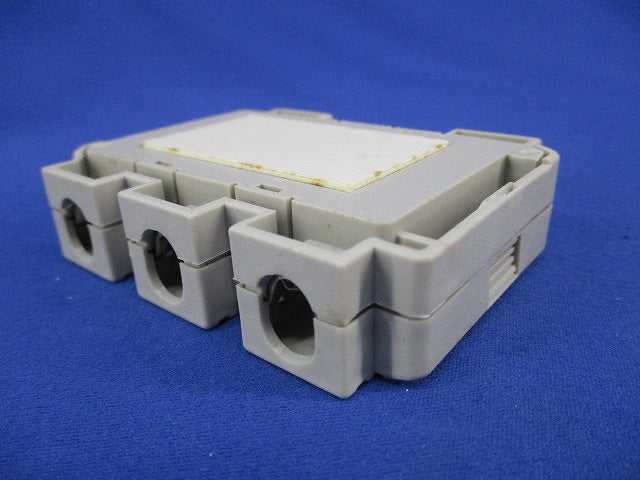 4分配器(3個入)(未使用) HD-74CG