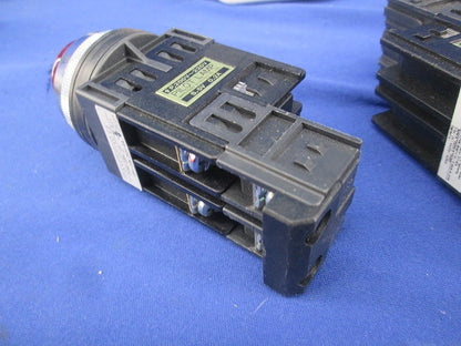 Φ30トランス付突形照光押しボタンスイッチ 赤 4個入 A30FT20010LE