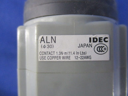 照光押ボタンスイッチ(緑)(キズ・汚れ有) ALN+TWR