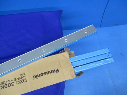 メタルモールC型本体 1.8m(4個入)(ホワイト) DZC300KW