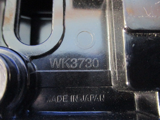 小型接地2P30A角型コンセント WK3730