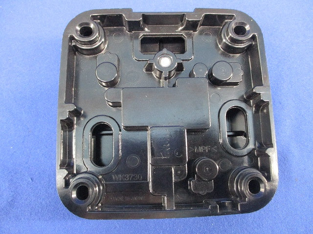 小型接地2P30A角型コンセント WK3730