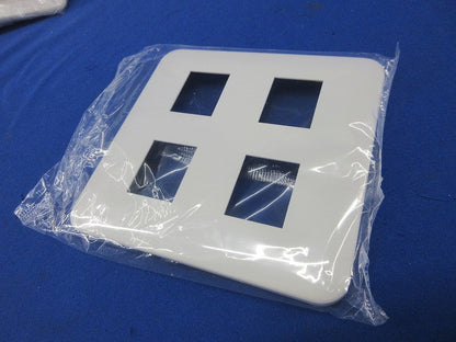 コンセントプレート4コ用(10枚入)(ホワイト) WTF7004