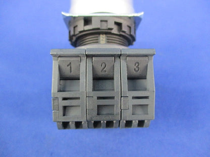 押ボタンスイッチ 白 A22NL-MNM-TWA-P102-WC