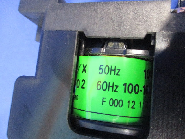 標準形補助継電器 100V(ビス1個不足) SRC50-2F/X