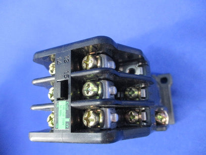 標準形補助継電器 100V(ビス1個不足) SRC50-2F/X