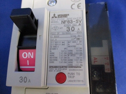 ノーヒューズ遮断器2P30A(アラームスイッチ付) NF63-SV