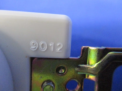 引掛埋込コンセント(2個入)(ミルキーホワイト)(キズ・汚れ有) National WF2220K