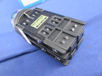 トランス付突形照光押しボタンスイッチ 緑 A30FT20020GLE