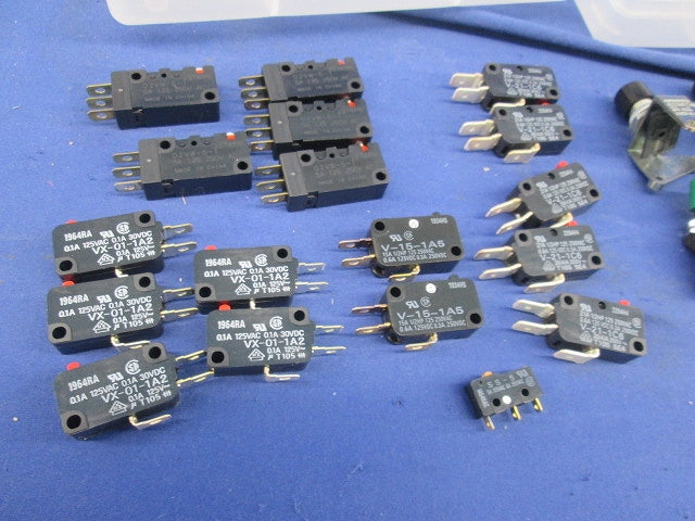 基本スイッチセット(1セット入)(ケース付) D2VW-5-1