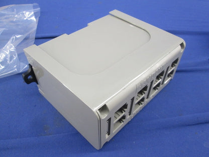 ファイバー用DINレールマウントパッチパネル(8ポートタイプ) FDME8RG
