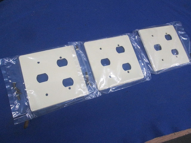 ハイ角連用器具用コンセントプレート(3枚入)(クリーム)National 型番不明