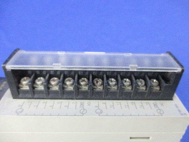 リレー接点出力ユニット(汚れ有) CS1W-OC211