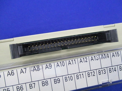 コネクタ端子台変換ユニット(汚れ有) XW2D-40G6