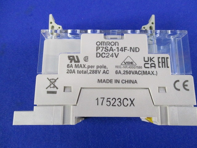 表面接続ソケット DC24V P7SA-14F-ND