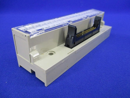 コネクタ端子台変換ユニット XW2D-40G6