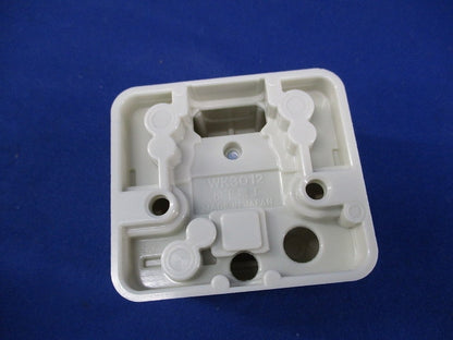 接地角型コンセント(8個入) National WK3012